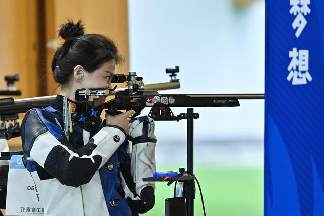 中国射击队成绩喜人，多名选手晋级决赛