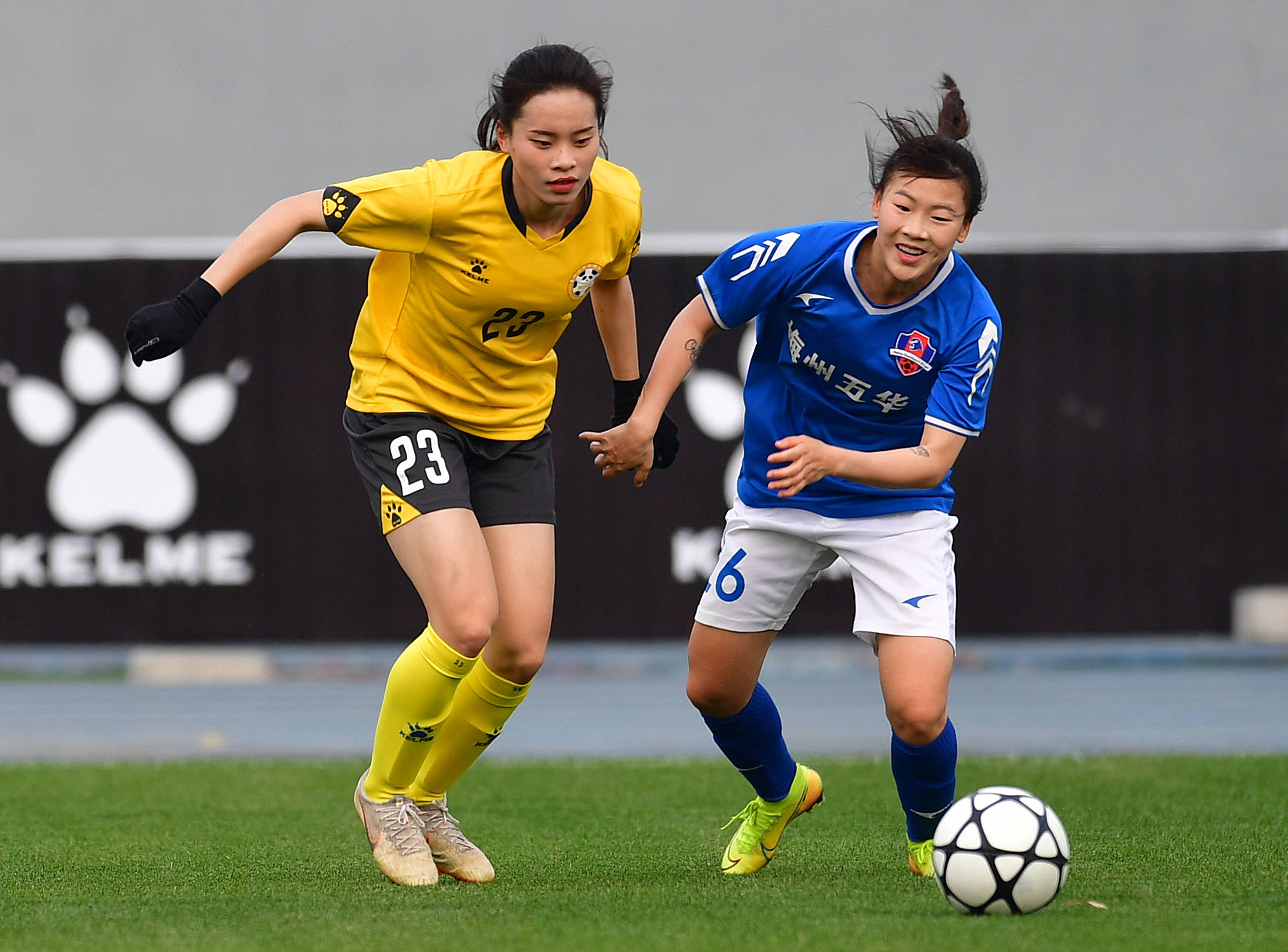 美洲足球锦标赛中各队伍针锋相对 美洲足球锦标赛中各队伍针锋相对