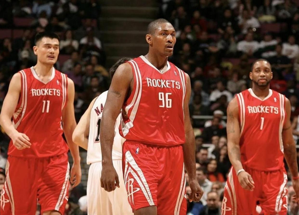 火箭全队合作默契,助力球队获得胜利 火箭全队合作默契,助力球队获得胜利