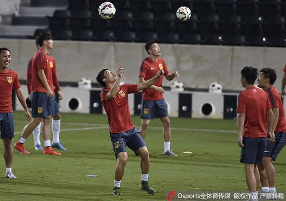 争夺冠军:强队激烈争霸赛场一触即发的简单介绍 争夺冠军:强队激烈争霸赛场一触即发的简单介绍