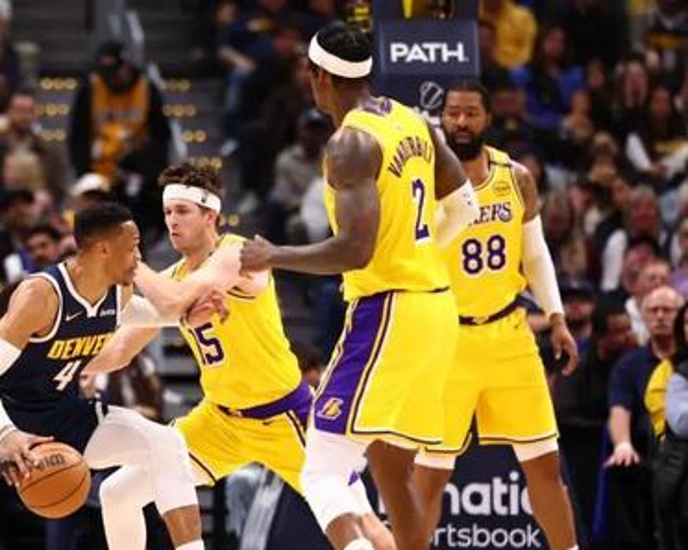 勇士主场大胜湖人,库里狂砍40分 勇士主场大胜湖人,库里狂砍40分