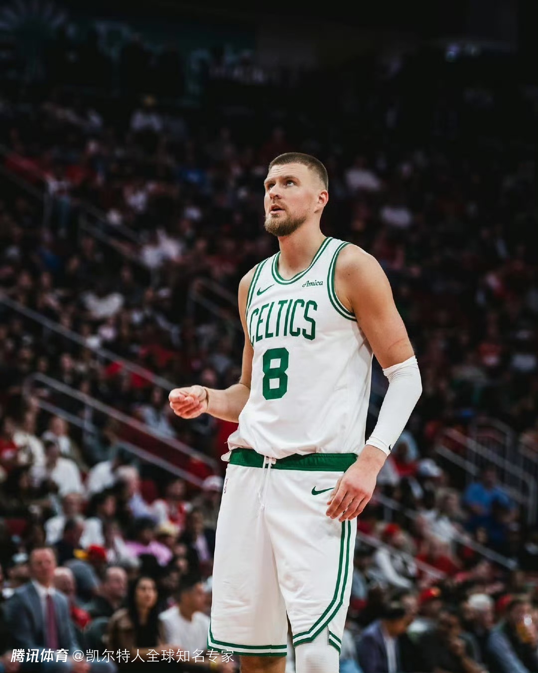 凯尔特人主场胜马刺，连胜达四场的简单介绍