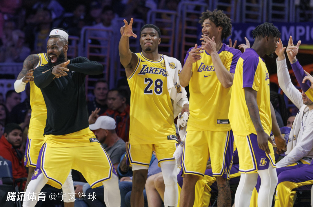 火箭全队爆发,大胜湖人 火箭全队爆发,大胜湖人