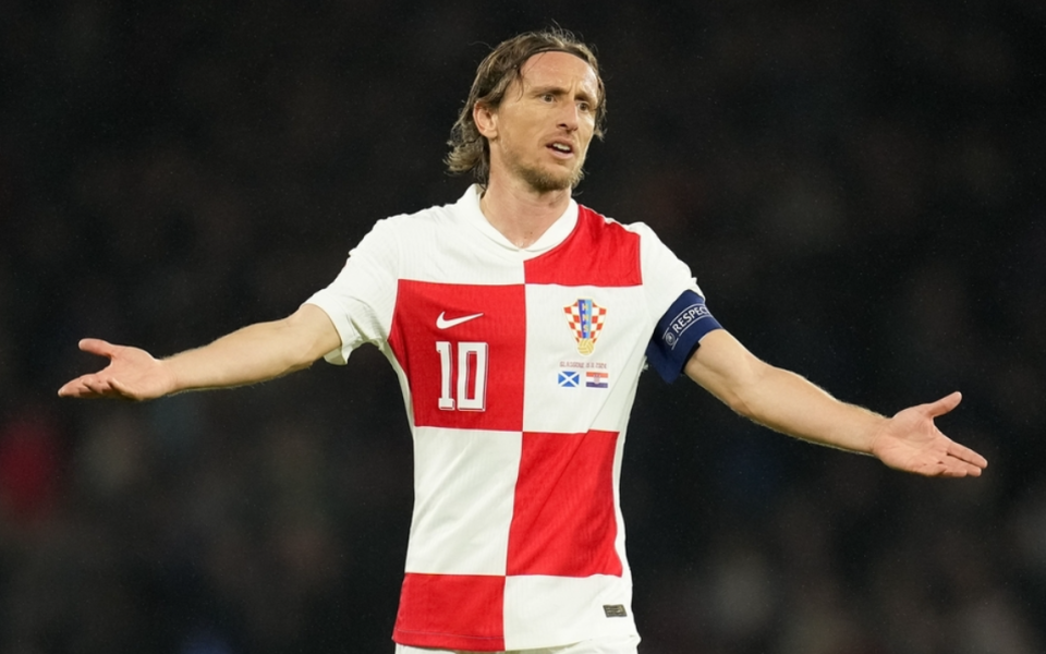 波兰逆转巴西，莫德里奇刷新纪录